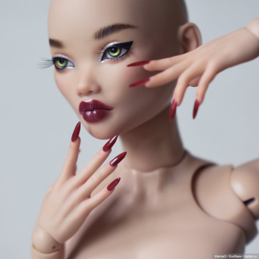 Кукла Resindolls с пятью лицами (фото 4)