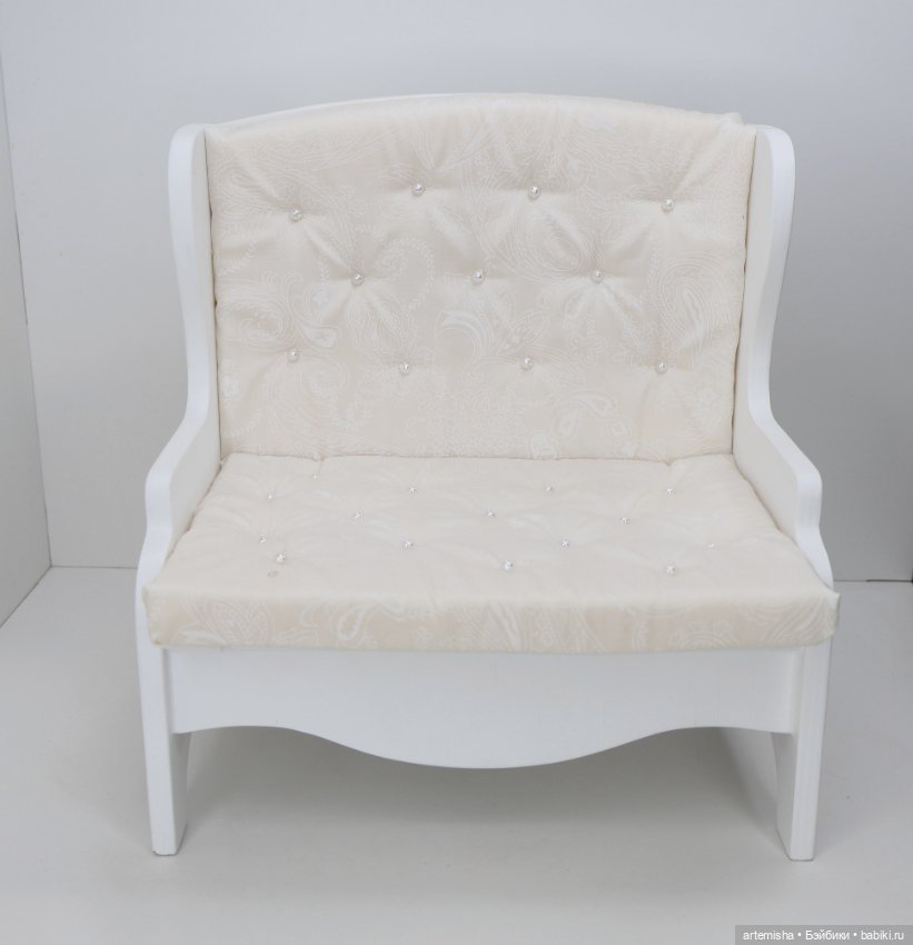 Диван для кукол 1/4 — Кукольная мебель