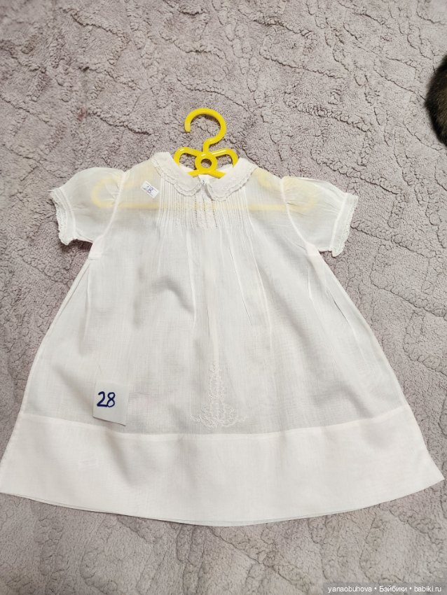 Винтажные платья из тончайшего хлопка с вышивкой для средних и больших кукол (фото 2)