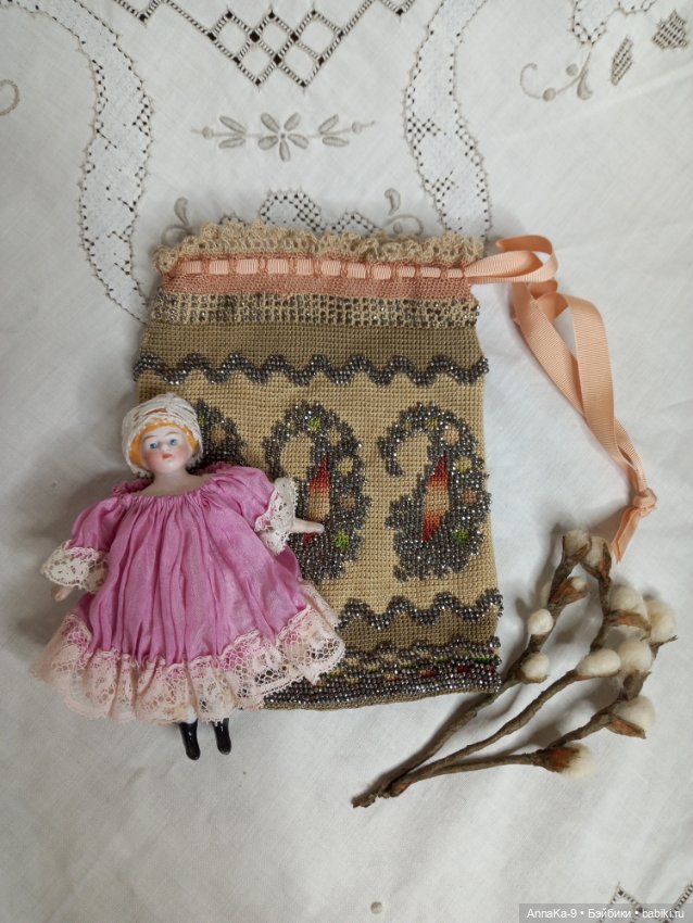 Антикварные сумочки для mignonette и больших куколок (фото 9)