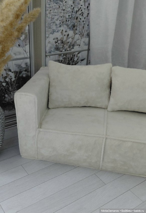 Диван бархат для кукол от 30см до 40см 1:6 (фото 2)