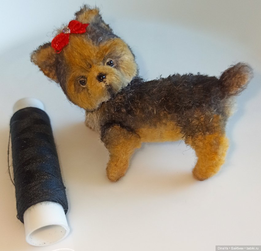 Вязанная микрофигурка Йорк