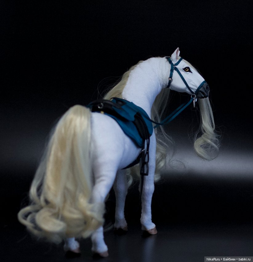Лошадь для Барби, подвижная в смешанной технике, конь формат 1/6 (фото 6)