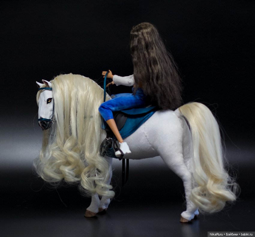 Лошадь для Барби, подвижная в смешанной технике, конь формат 1/6