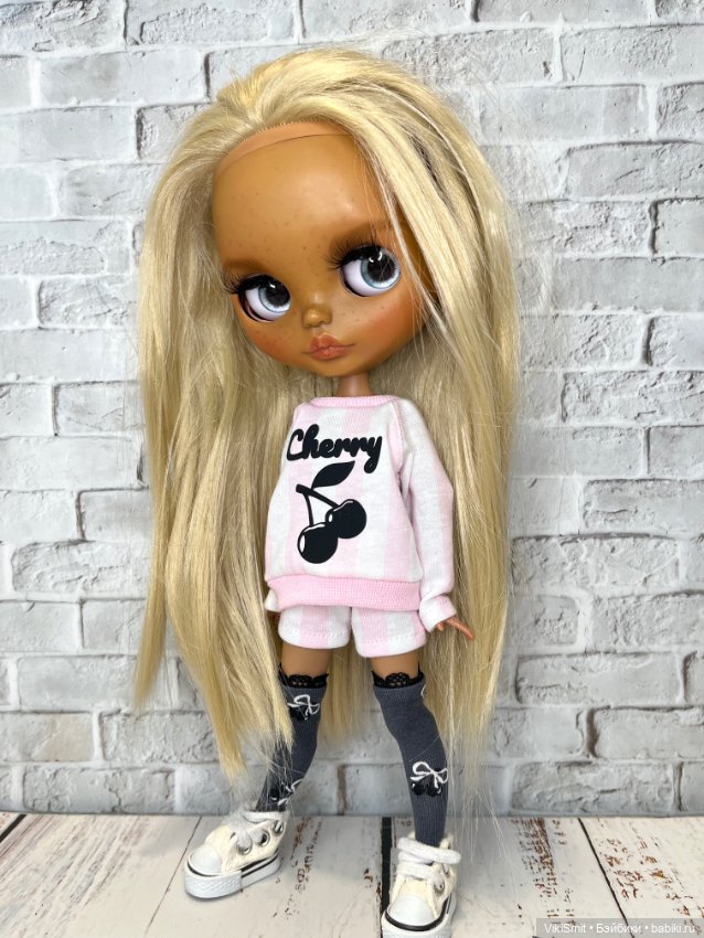 Продаю новую одежду для кукол Блайз