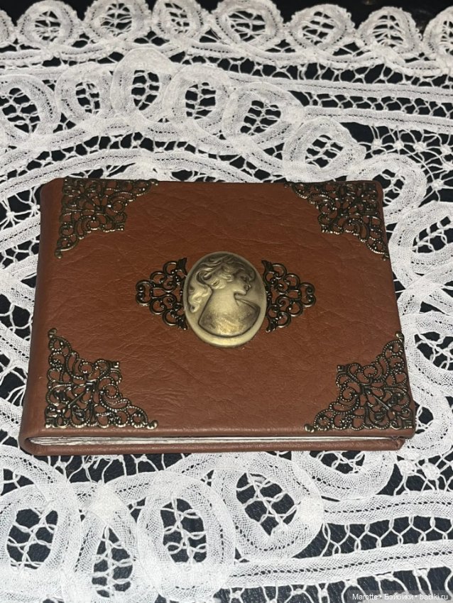 "Ангелы", альбом для антикварных кукол