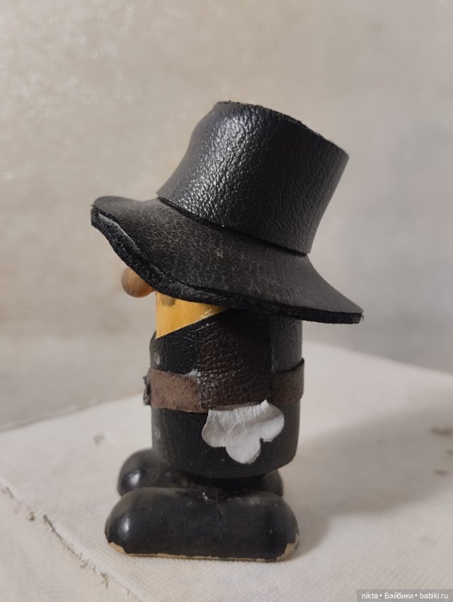 Деревянная игрушка СССР Мужичок в шляпе Трубочист (фото 4)