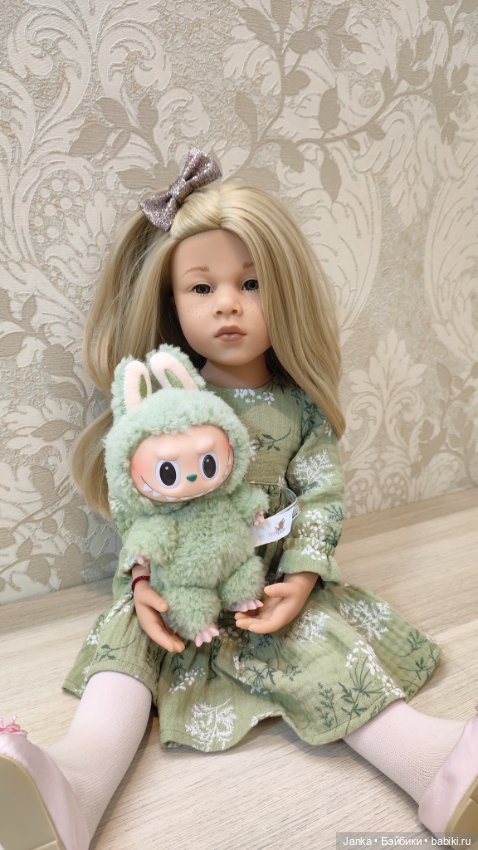 Labubu зелёная пушистая — Коллекционные фигурки