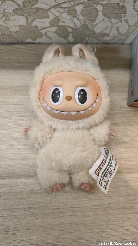 Лабубу молочная пушистая — Коллекционные фигурки (фото 3)