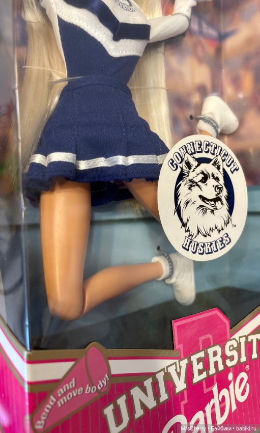 Девочка чирлидер / Connecticut Huskies Barbie Cheerleader (фото 7)