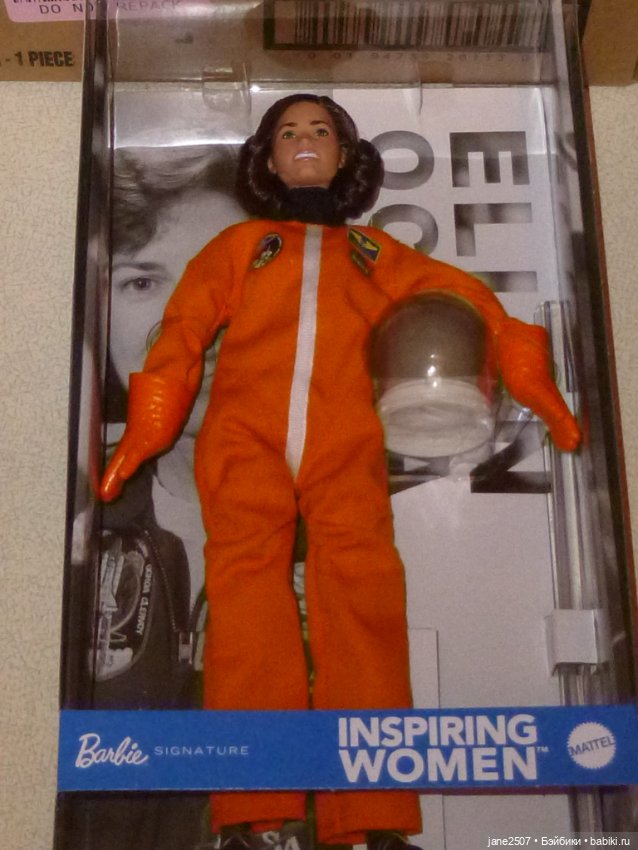 Коллекционная кукла Барби Barbie Ellen Ochoa NRFB (фото 2)