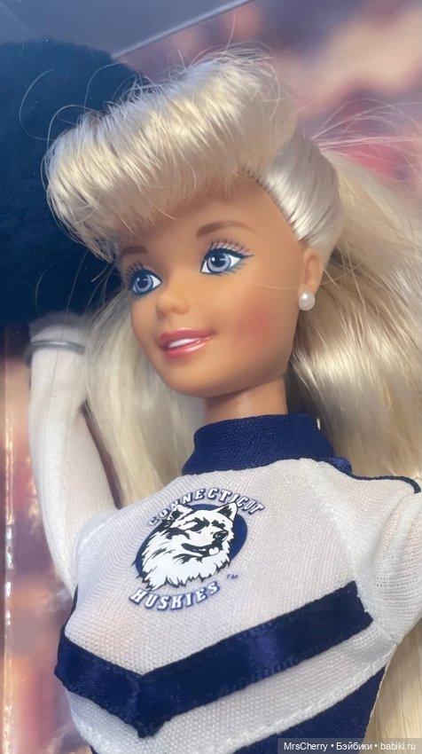 Девочка чирлидер / Connecticut Huskies Barbie Cheerleader (фото 5)