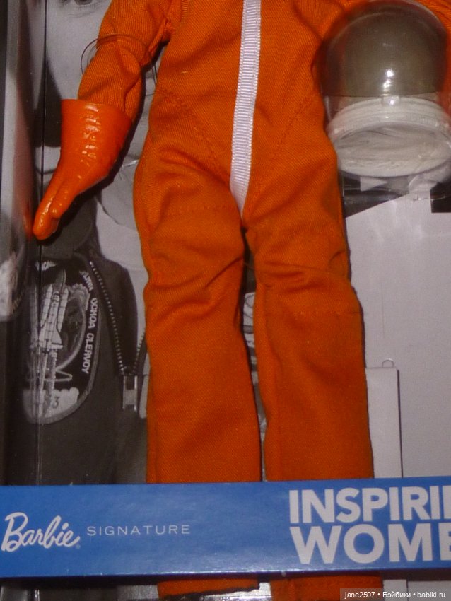 Коллекционная кукла Барби Barbie Ellen Ochoa NRFB (фото 3)