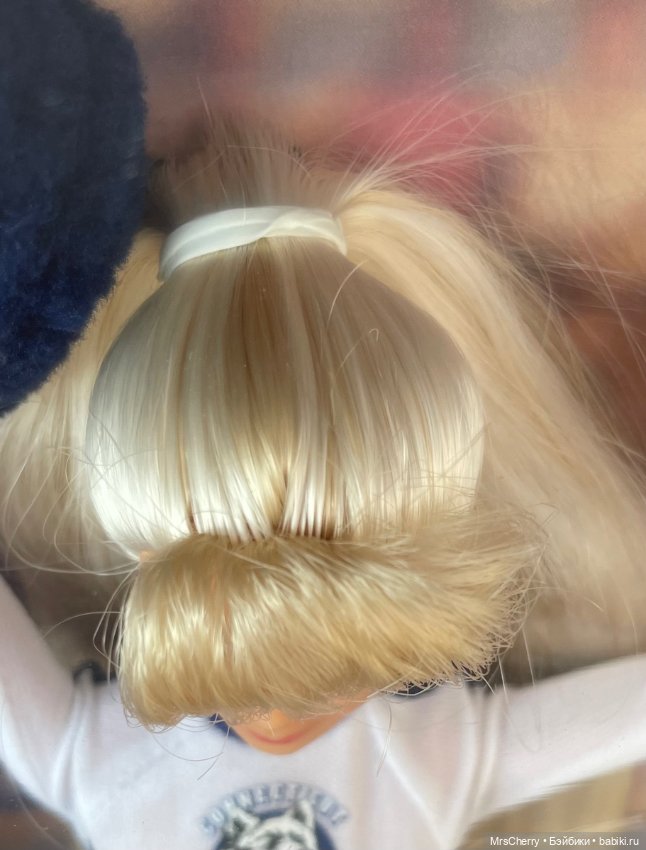 Девочка чирлидер / Connecticut Huskies Barbie Cheerleader (фото 3)