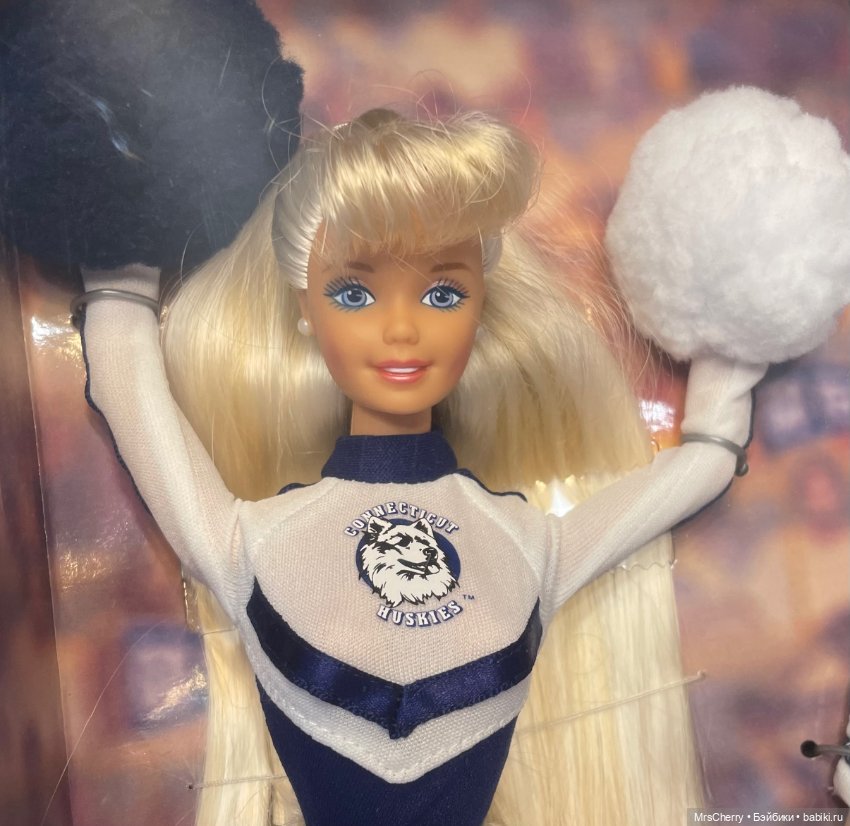 Девочка чирлидер / Connecticut Huskies Barbie Cheerleader