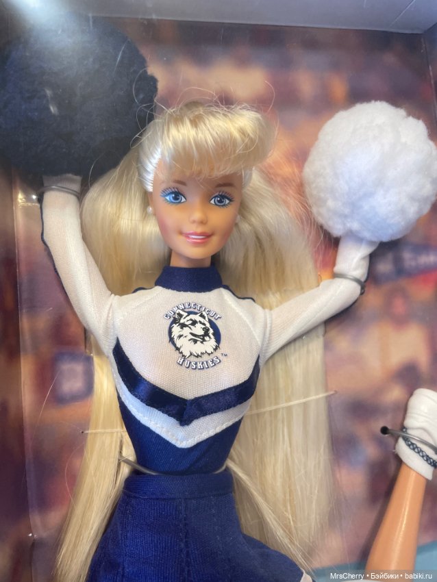 Девочка чирлидер / Connecticut Huskies Barbie Cheerleader (фото 9)