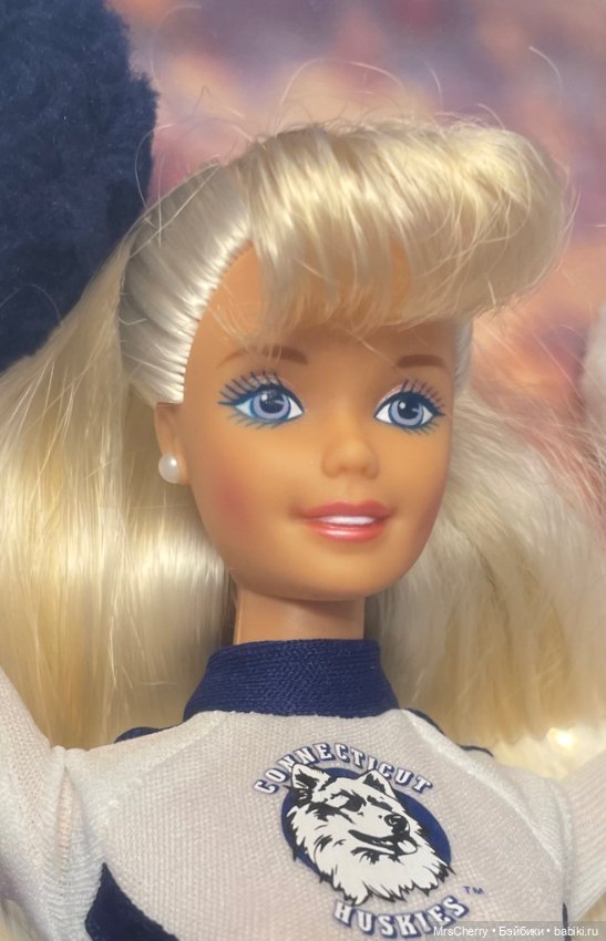 Девочка чирлидер / Connecticut Huskies Barbie Cheerleader (фото 4)