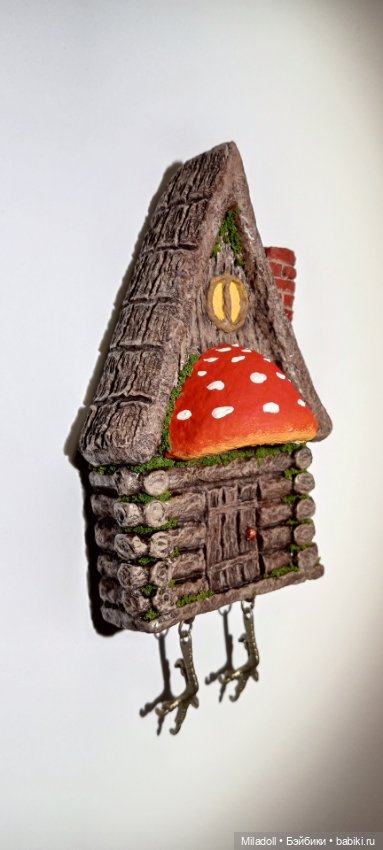 Избушка на курьих ножках (магнит из папье-маше) (фото 4)