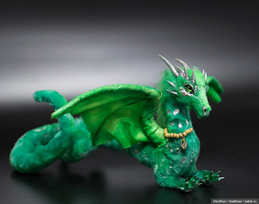 Дракон для Барби в смешанной технике, подвижный