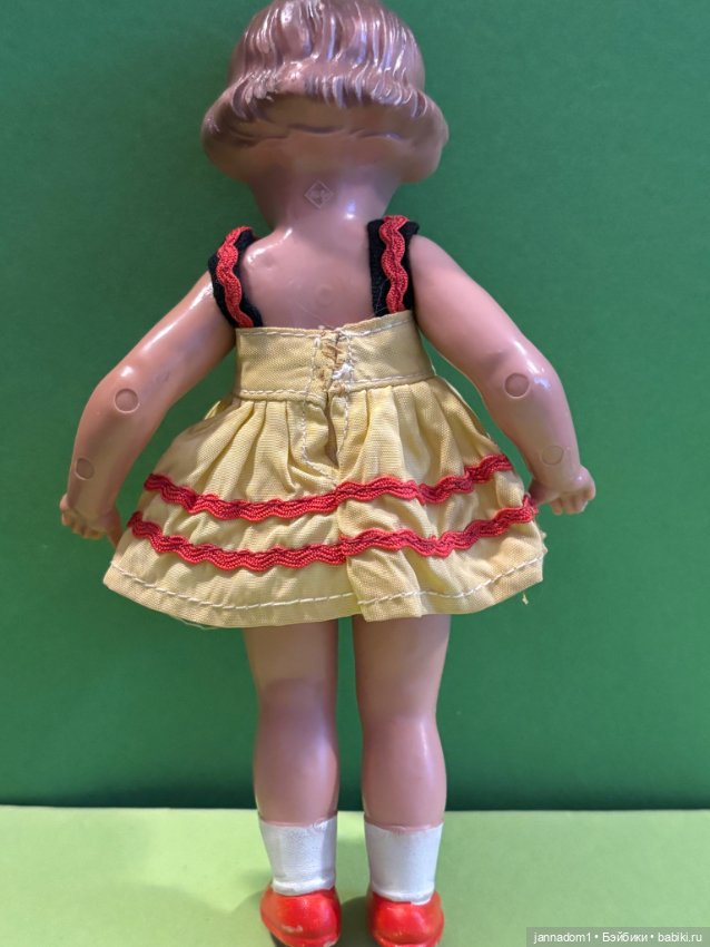 Очаровательная куколка Мигешка Milon Gehler в желтом платье, высота 18 см (фото 6)