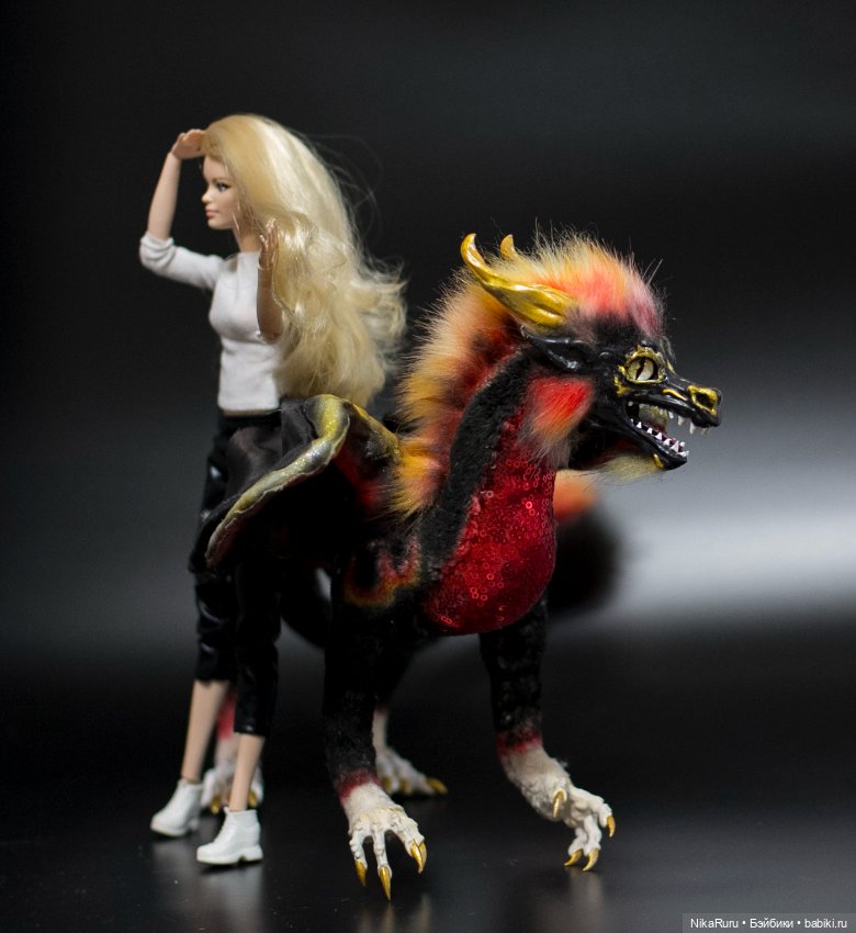 Дракон для Барби в смешанной технике, подвижный