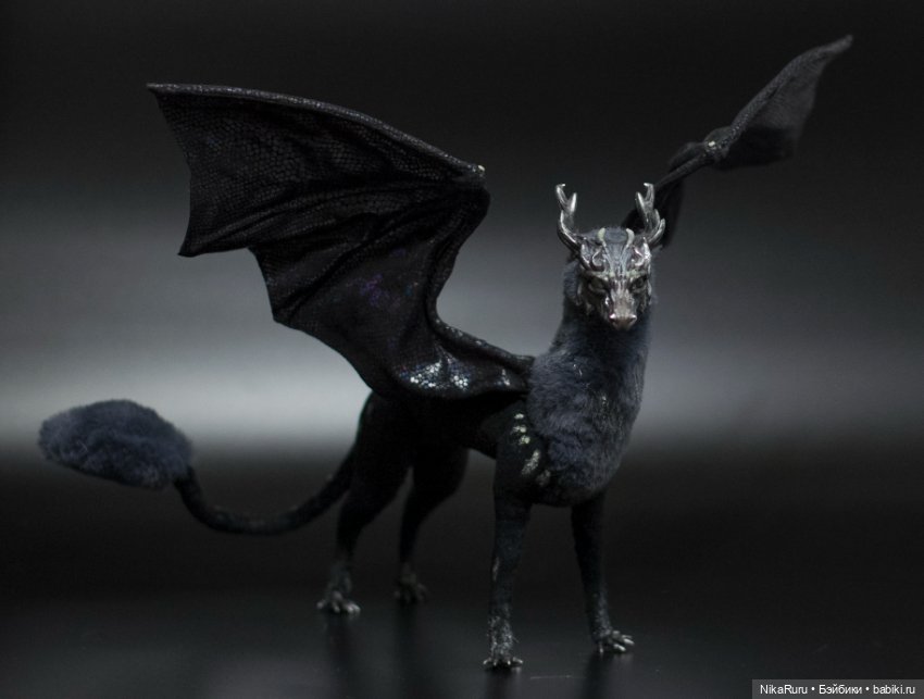 Дракон для Барби в смешанной технике, подвижный