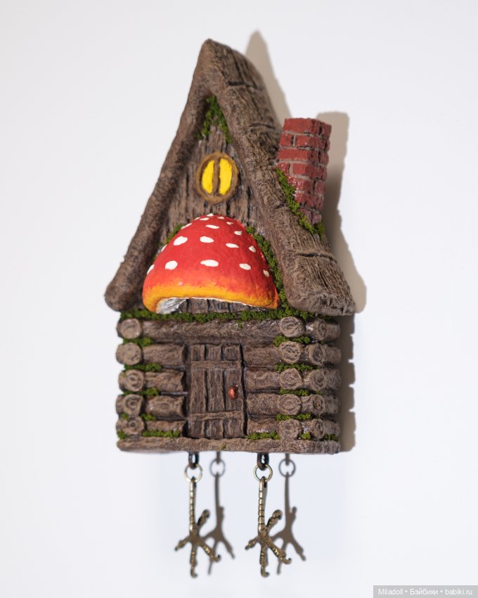Избушка на курьих ножках (магнит из папье-маше) (фото 3)