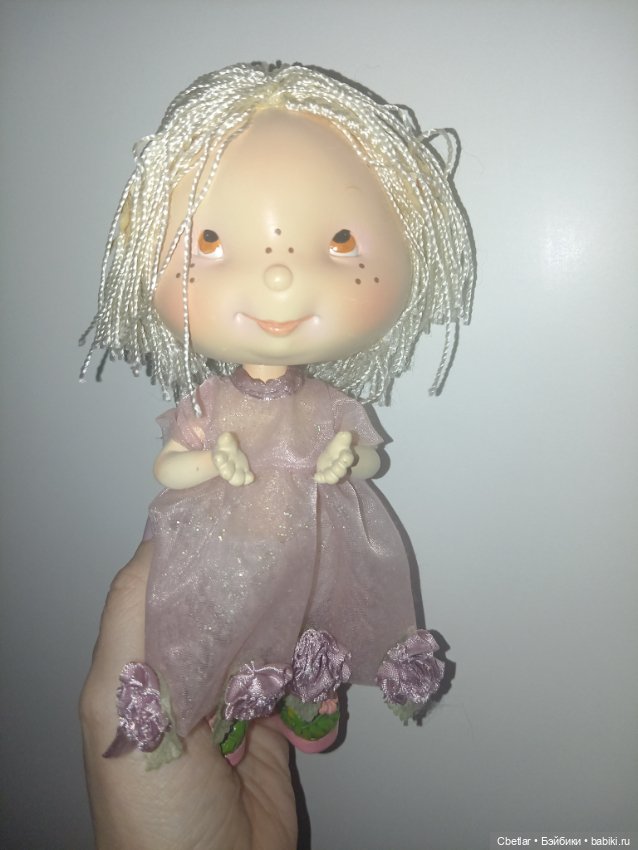 Фея сувенирная качает головой