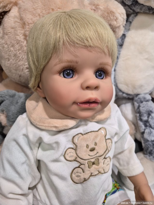 Коллекционная кукла винил