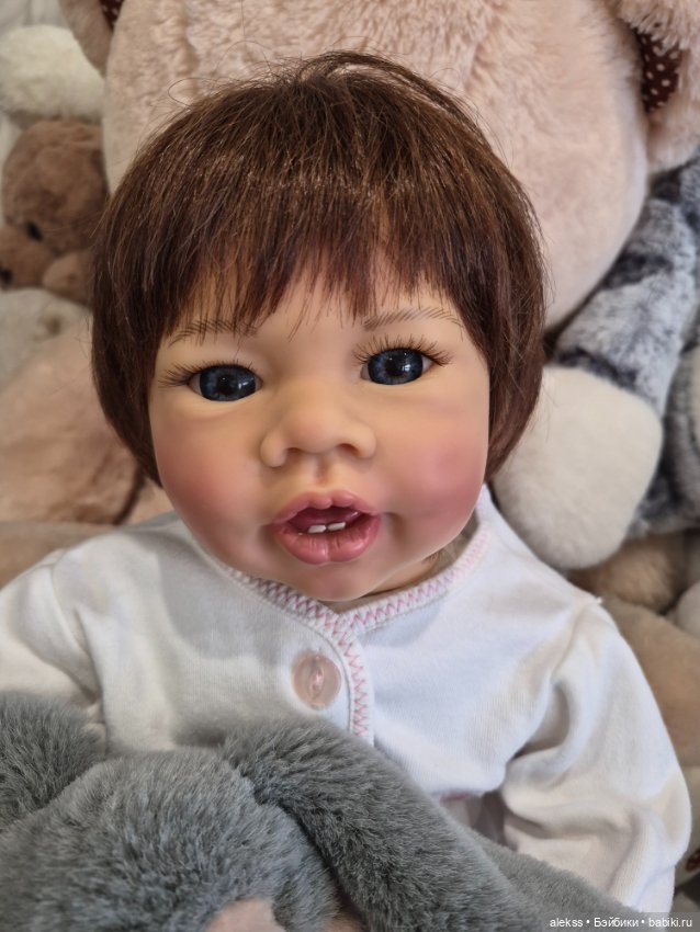Коллекционная виниловая кукла (фото 4)