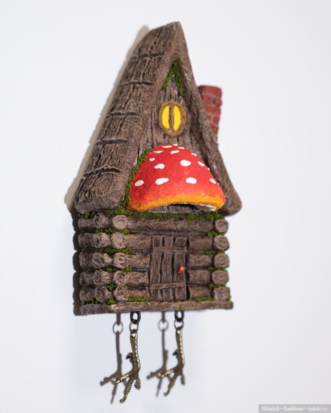 Избушка на курьих ножках (магнит из папье-маше) (фото 2)