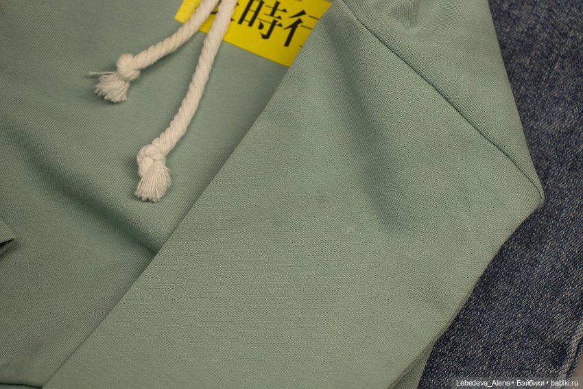 Лот из джинсов и худи на 75-78 (фото 3)