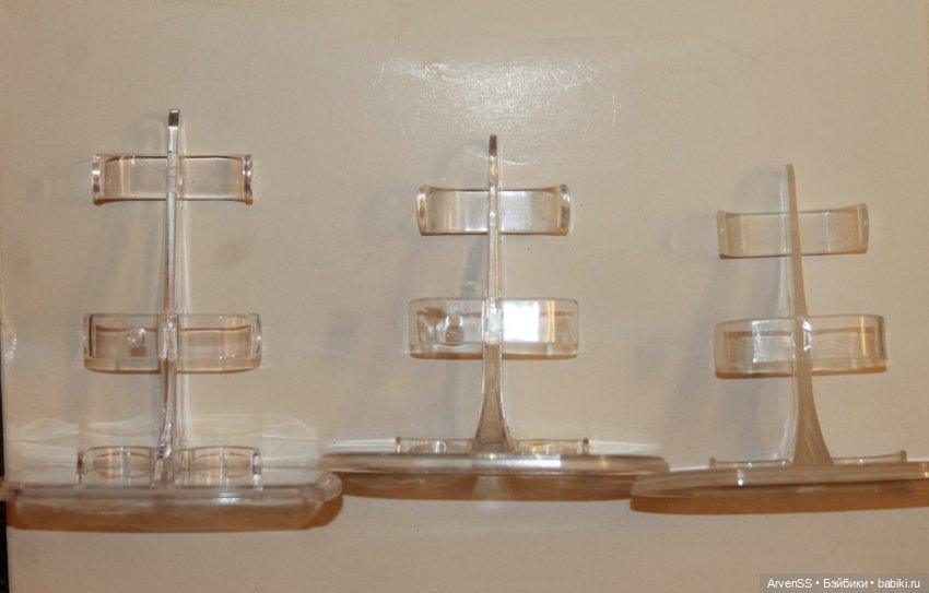 Винтажные фирменные подставки компании Такара для Дженни и Ликки (фото 2)