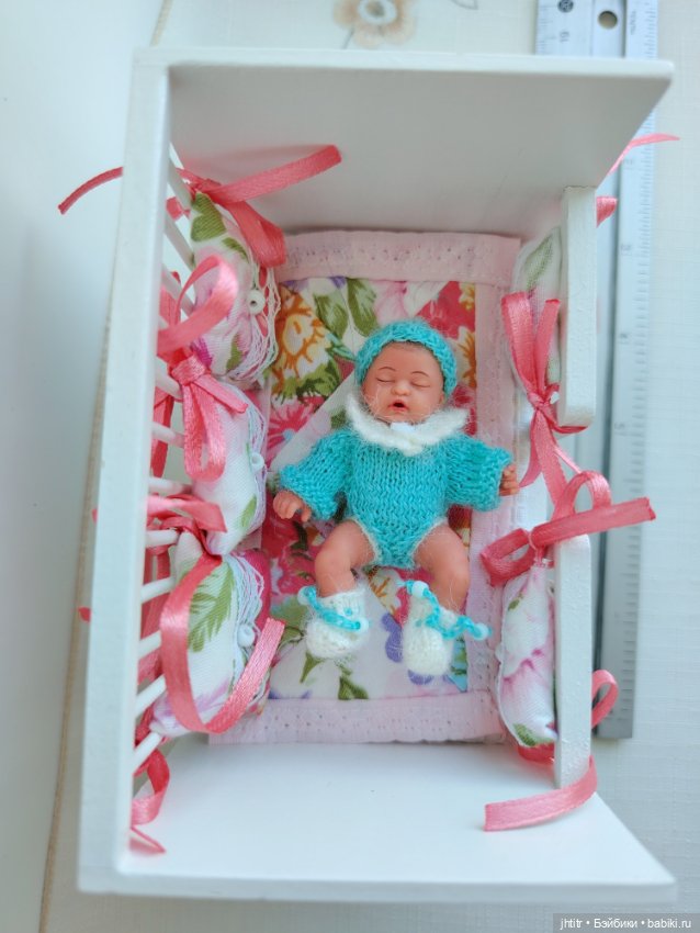Кроватка для пупсиков — Домики для кукол (фото 6)