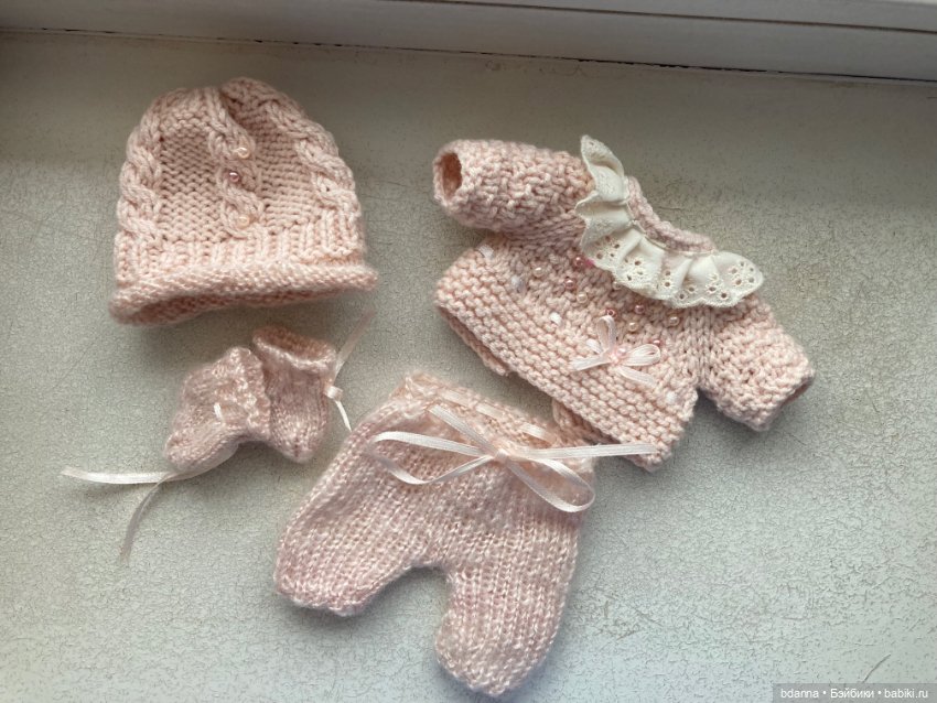 Вязанные комплекты на кукол (фото 8)