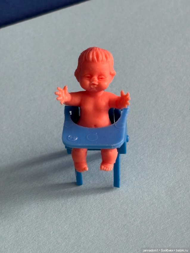 Редкий пупсик со стульчиком, девочка, родом из ГДР, СССР, высота 3 см (фото 7)