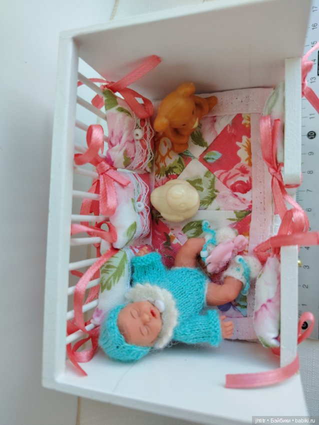 Кроватка для пупсиков — Домики для кукол (фото 3)