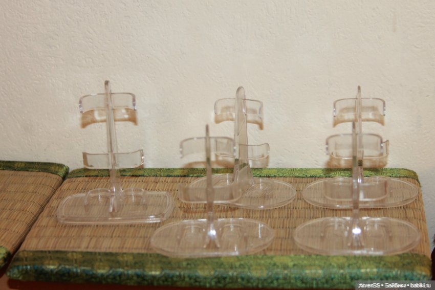 Винтажные фирменные подставки компании Такара для Дженни и Ликки (фото 3)