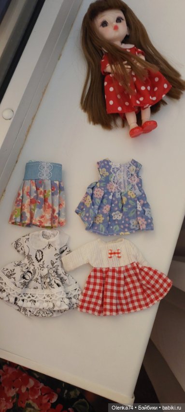 Шарнирная куколка с одеждой (фото 3)