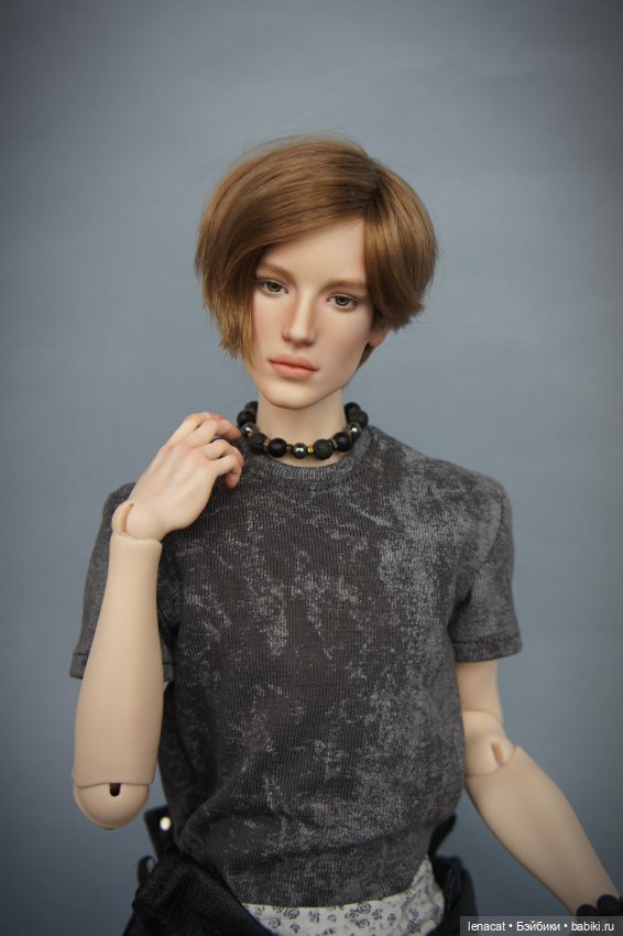 Продам парик на голову от 11,5 до 12 см окружности от А.Золотухиной