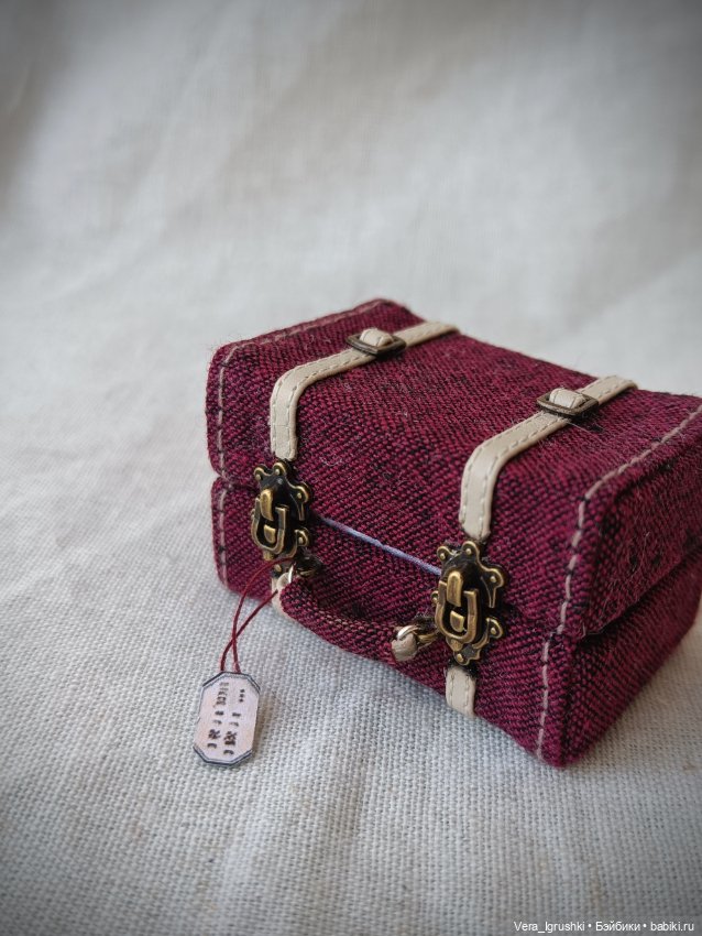 Мини чемодан — Шляпы