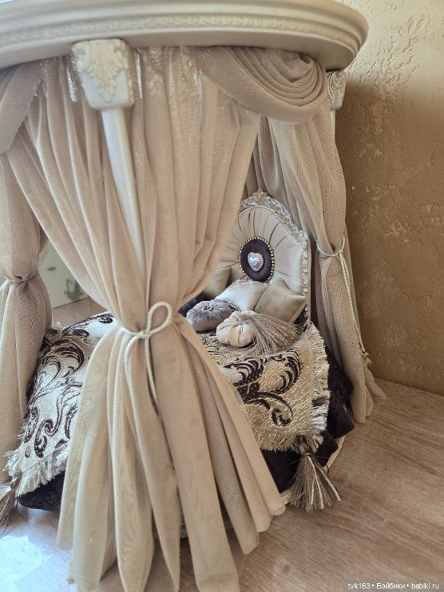 Кровать для кукол 16-21 см. Мебель для кукол (фото 5)