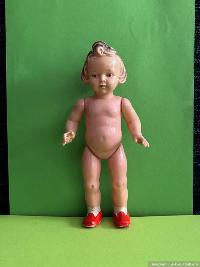 Куколка Milon Gehler с рельефными волосами, высота 22 см