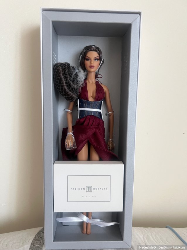 Isha Kalpana Nayaranan — Фэшн (фото 7)