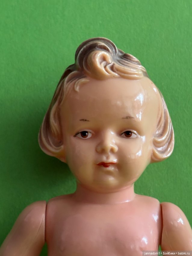 Куколка Milon Gehler с рельефными волосами, высота 22 см (фото 7)