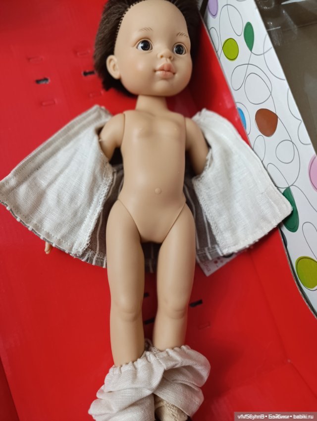 Карлос от Рут Треффайзен без подписи на ноге