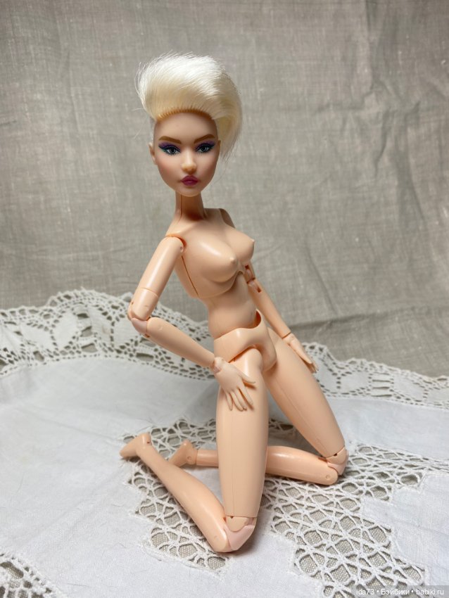 Тело Обитсу + голова Барби Андры с нюансом