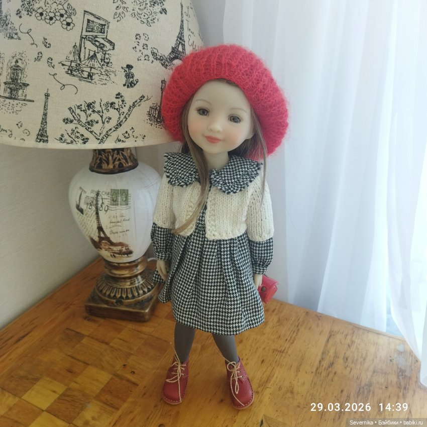 Очаровательная Шарлотта Руби Ред (фото 2)