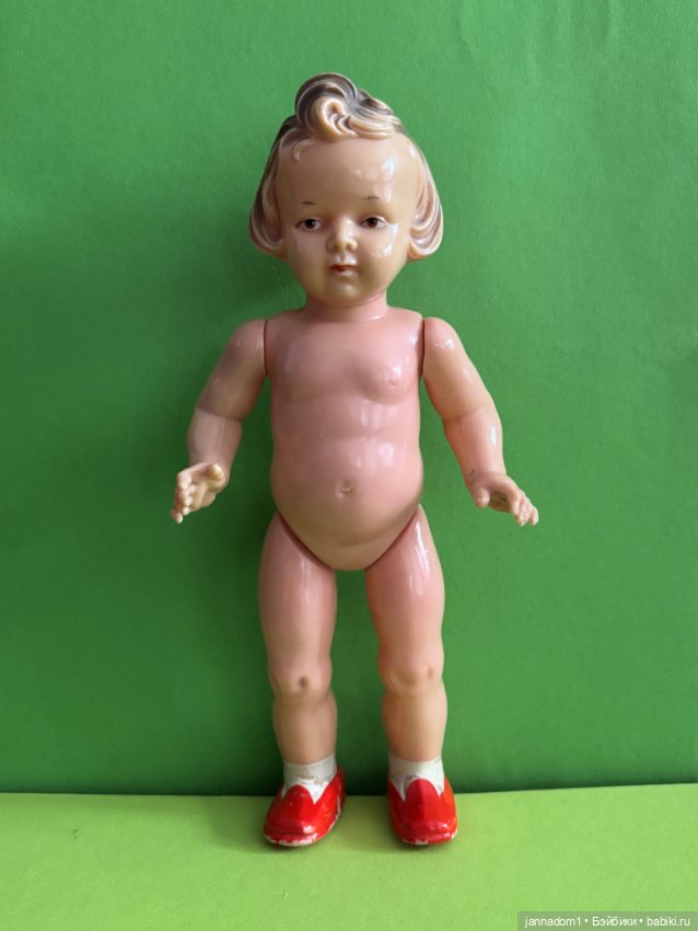Куколка Milon Gehler с рельефными волосами, высота 22 см (фото 3)
