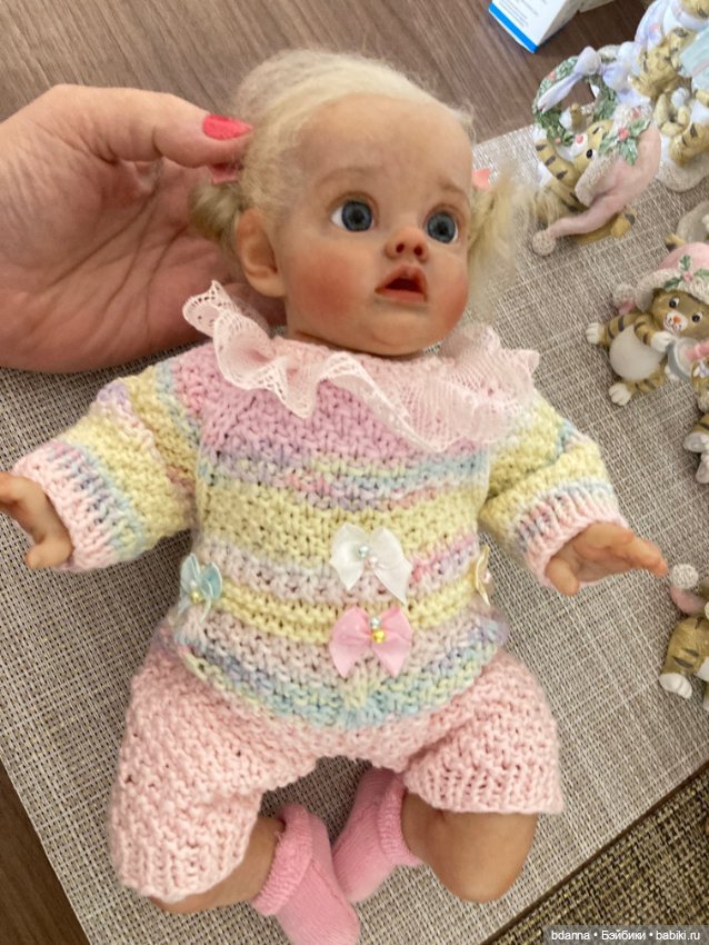 Вязанные костюмы для кукол (фото 5)